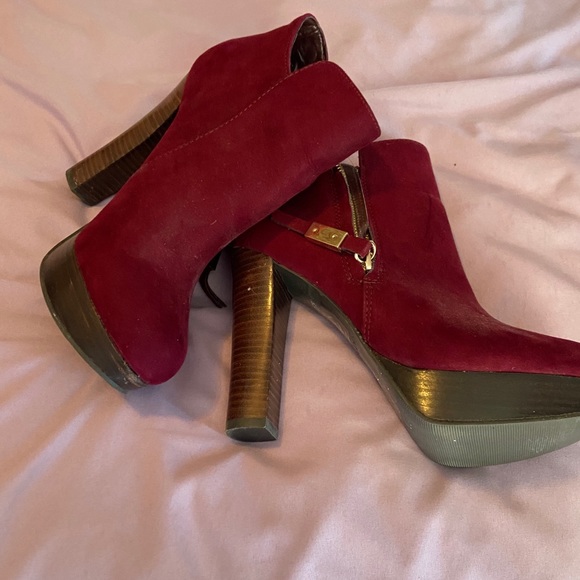 Aldo Burgundy red suede booties - Picture 3 of 3